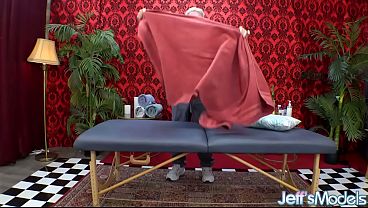 Chloe Klein Sucks Masseur’s Cock While He Rubs Her Fat Pussy