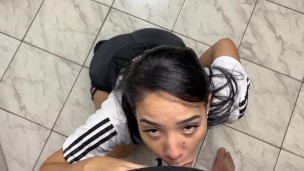 Jugando al Futbol con mi Hermosa Madrastra – Es Facil Seducir a mi Hijastro con un Traje de Futbol