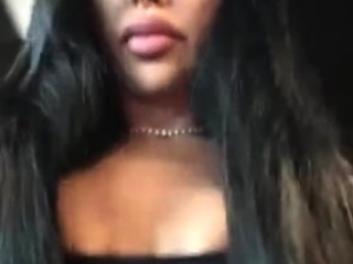 Close up MILF masturbation