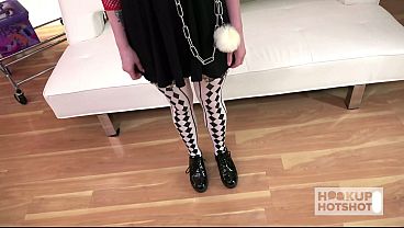 Lucia Valentine’s Pussy Gets Wet With Lube To Be Fucked!