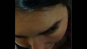 Chupando o pau do amante